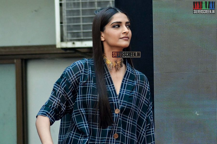 Sonam Kapoor Promotes Neerja at Pillai University