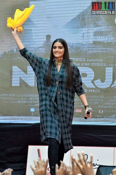 Sonam Kapoor Promotes Neerja at Pillai University