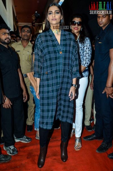 Sonam Kapoor Promotes Neerja at Pillai University