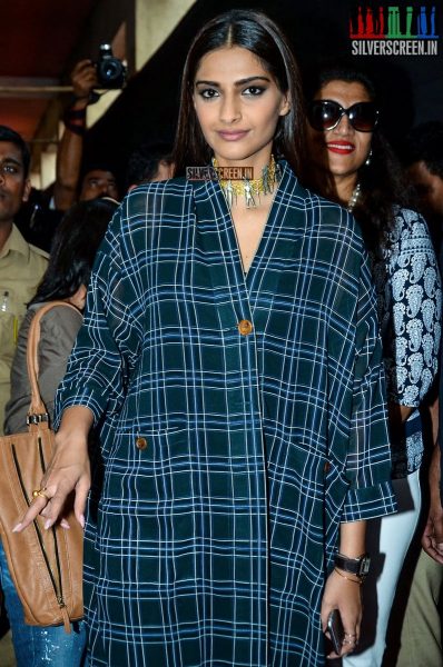 Sonam Kapoor Promotes Neerja at Pillai University