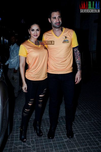 Sunny Leone Unveils the Chennai Swaggers at Smaaash