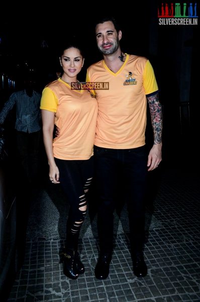 Sunny Leone Unveils the Chennai Swaggers at Smaaash