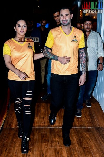 Sunny Leone Unveils the Chennai Swaggers at Smaaash