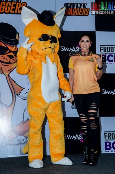 Sunny Leone Unveils the Chennai Swaggers at Smaaash