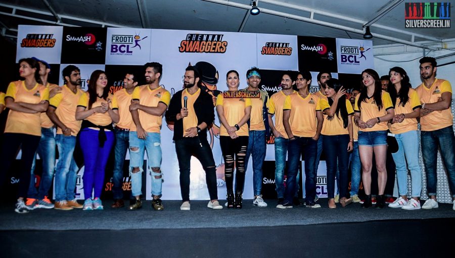 Sunny Leone Unveils the Chennai Swaggers at Smaaash