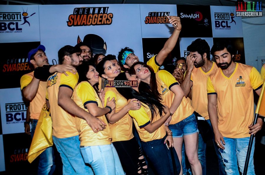 Sunny Leone Unveils the Chennai Swaggers at Smaaash