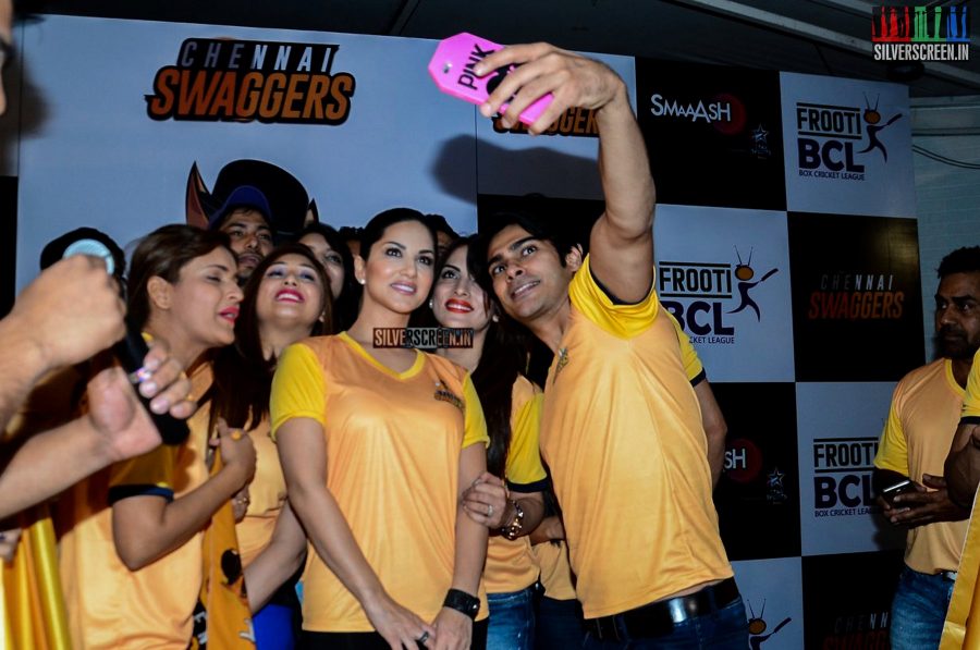 Sunny Leone Unveils the Chennai Swaggers at Smaaash