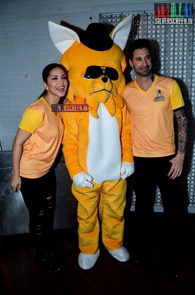 Sunny Leone Unveils the Chennai Swaggers at Smaaash