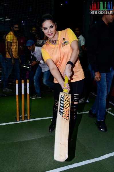 Sunny Leone Unveils the Chennai Swaggers at Smaaash