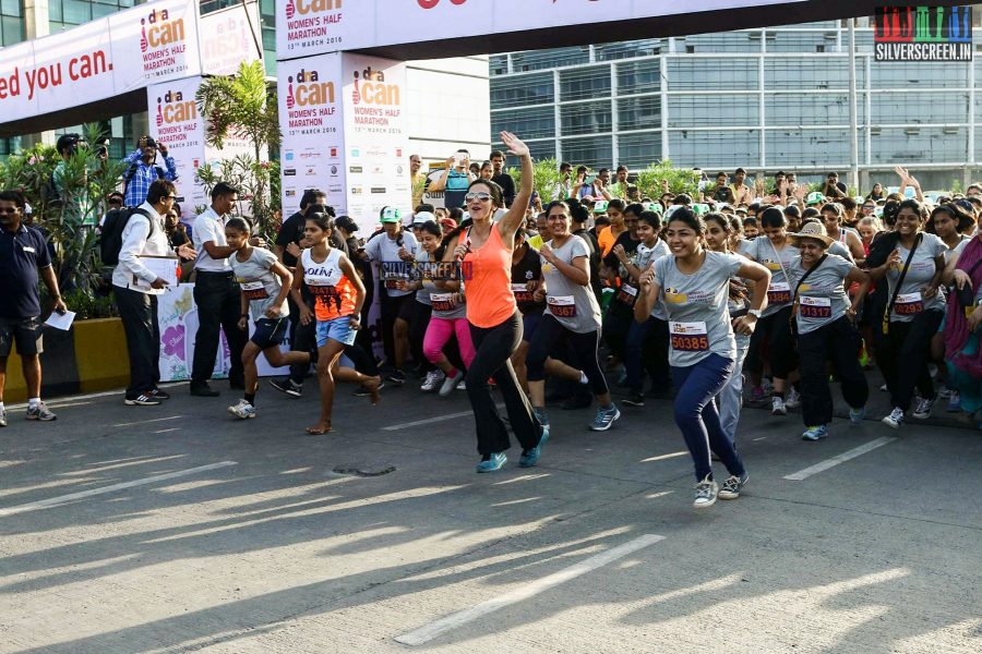 Kareena Kapoor and Arjun Kapoor Flag Off DNA Race