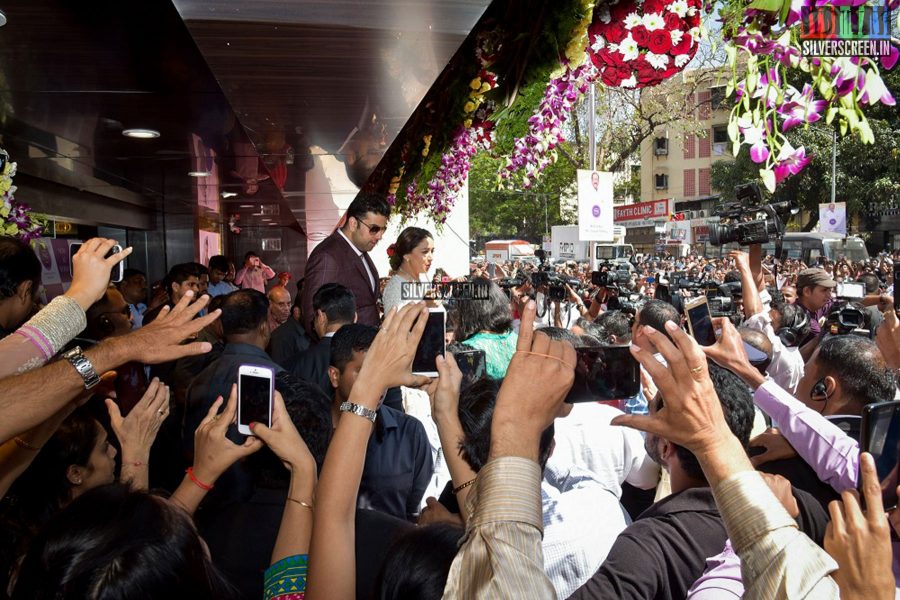 Madhuri Dixit at the Launch of PNG Store