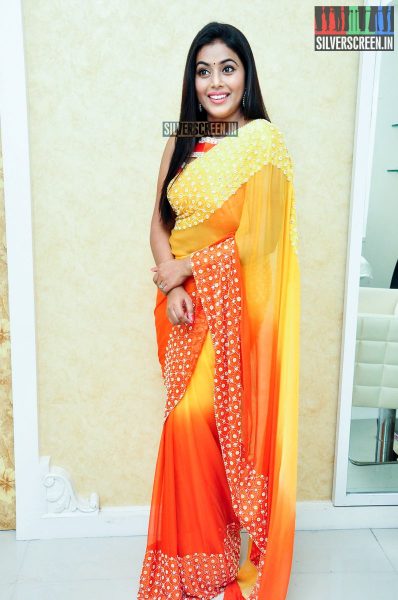 Poorna at the Launch of Naturals Salon at Vijayawada