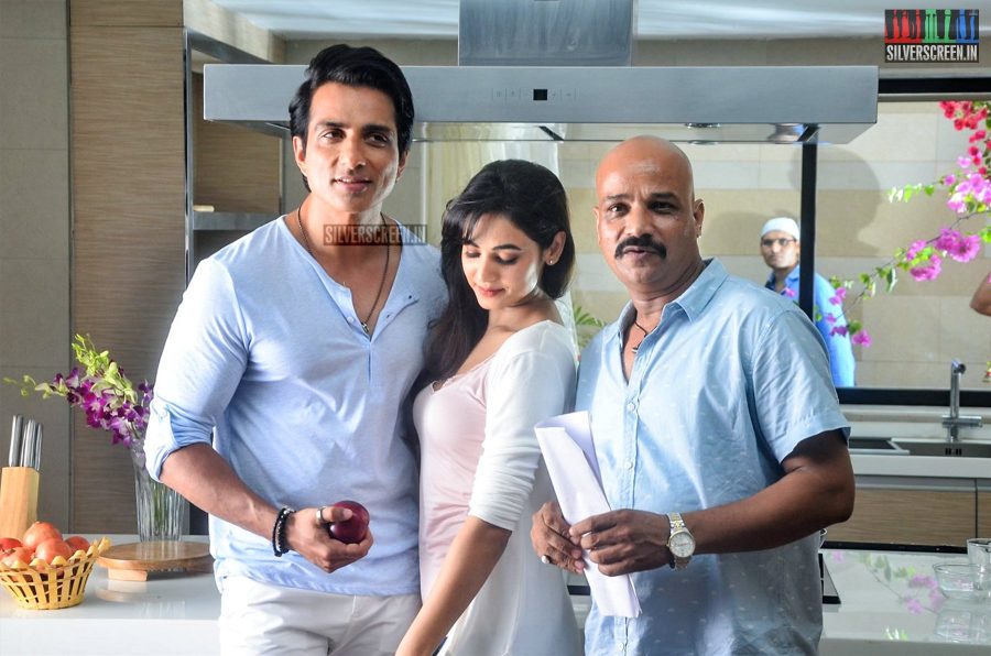 sonu-sood-and-sonal-chauhan-at-the-texmo-pipe-fittings-ad-shoot-photos-0008.jpg