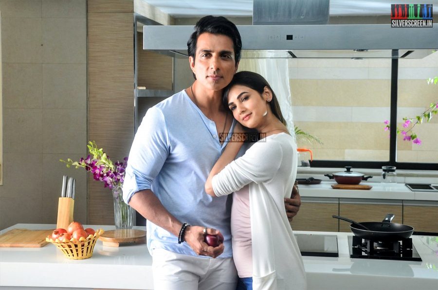 sonu-sood-and-sonal-chauhan-at-the-texmo-pipe-fittings-ad-shoot-photos-0010.jpg