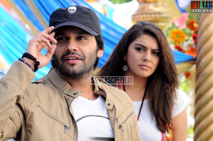 Actress Hansika Motwani and Actor Siddhu in Uyire Uyire Movie Stils