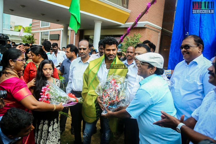 Prabhu Deva Unveils Michael Jackson Statue at VELS University