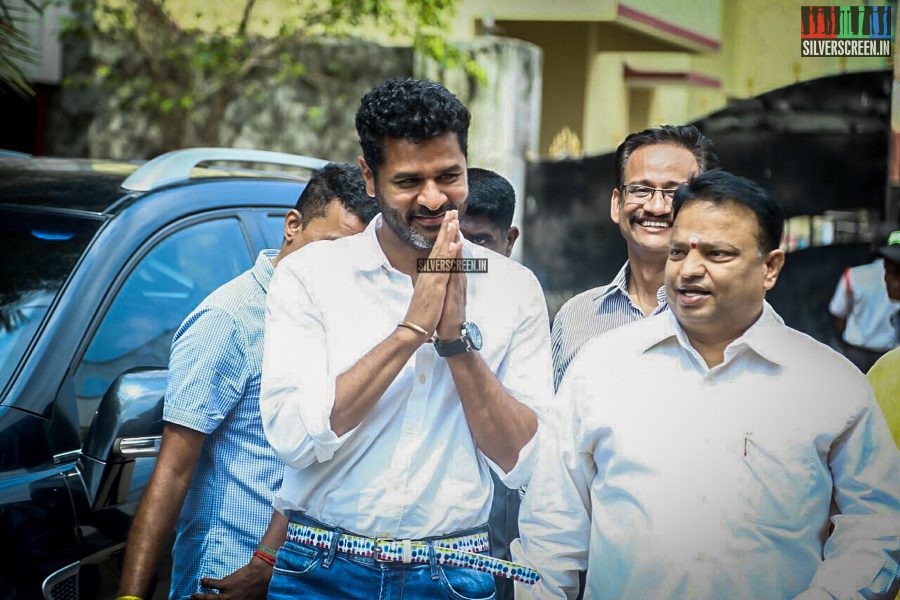 Prabhu Deva Unveils Michael Jackson Statue at VELS University