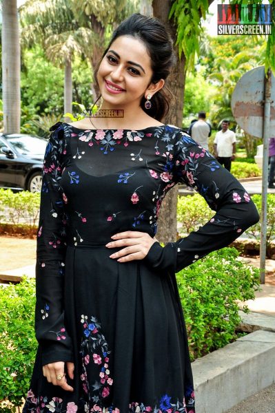 rakul-preet-singh-at-sarainodu-movie-promotions-photos-0042.jpg