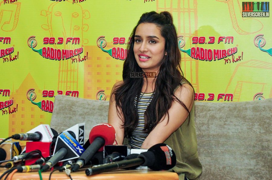 Shraddha Kapoor Promotes Baaghi at Radio Mirchi