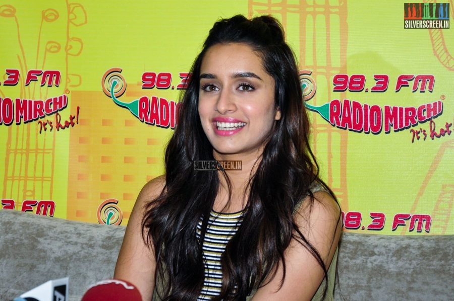 Shraddha Kapoor Promotes Baaghi at Radio Mirchi