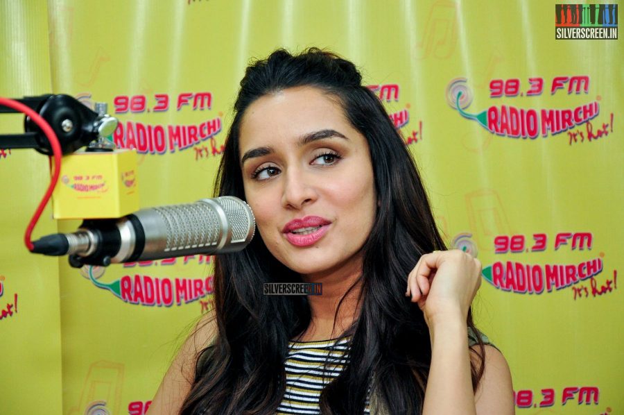 Shraddha Kapoor Promotes Baaghi at Radio Mirchi