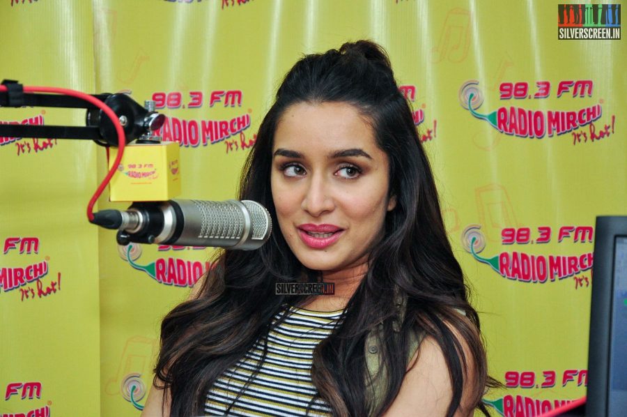 Shraddha Kapoor Promotes Baaghi at Radio Mirchi