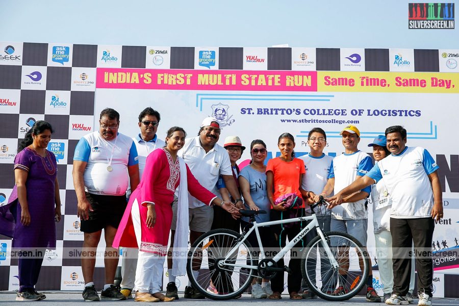 Vishal Flags Off Womanathon