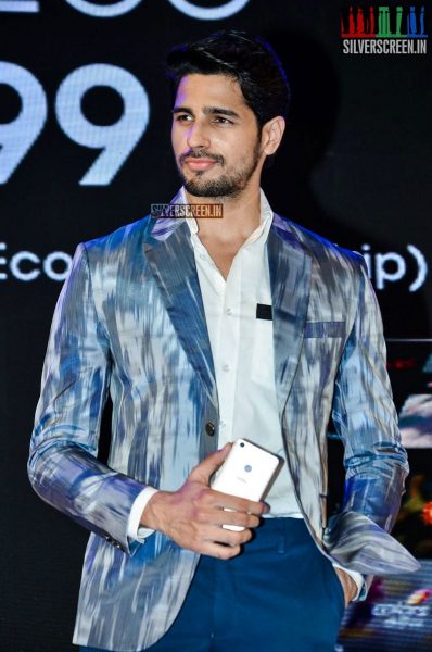 Jacqueline Fernandez and Sidharth Malhotra at LE Eco Mobile Launch