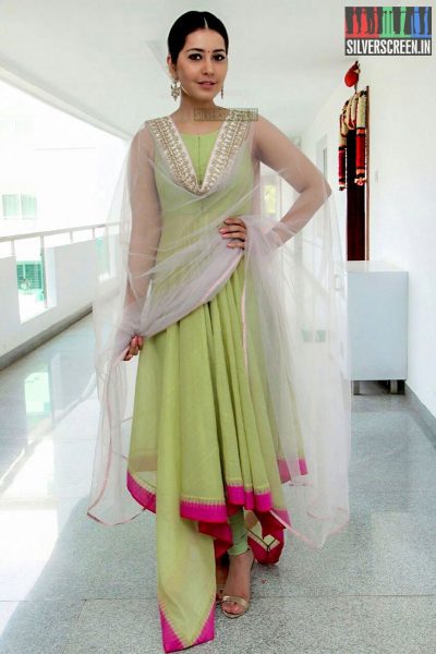 Raashi Khanna at Supreme Movie Promotions
