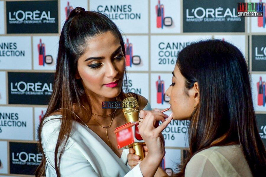 Sonam Kapoor Unveils L’Oréal’s Cannes 2016 Collection