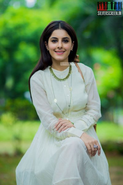 Isha Talwar at Meendum Oru Kadhal Kadhai Press Meet