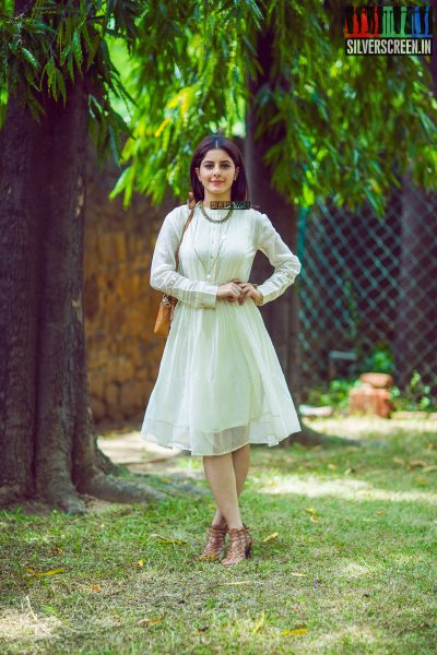 Isha Talwar at Meendum Oru Kadhal Kadhai Press Meet