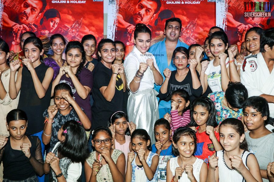 Sonakshi Sinha Felicitates Students of Akshay Kumar's Karate Academy