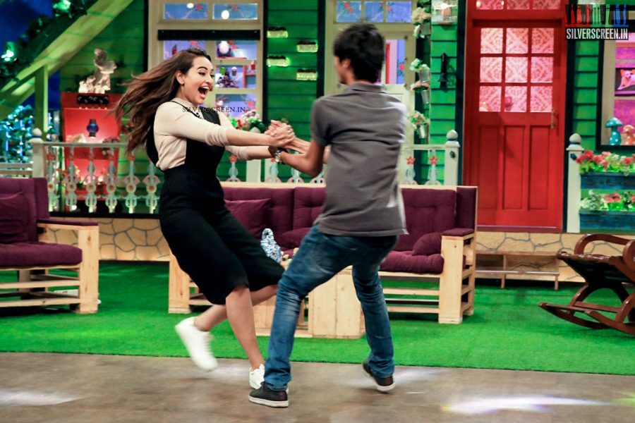 Sonakshi Sinha Promotes Akira At The Kapil Sharma Show