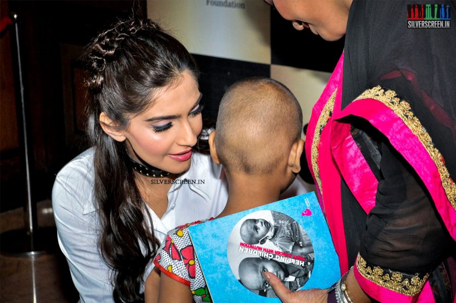 Sonam Kapoor Gets Associated With A New NGO Named Cuddles Foundation