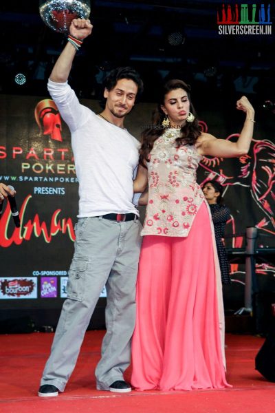 Tiger Shroff and Jacqueline Fernandez Promote The Flying Jatt at Umang Festival