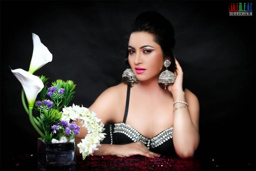 Arshi Khan Photoshoot Stills