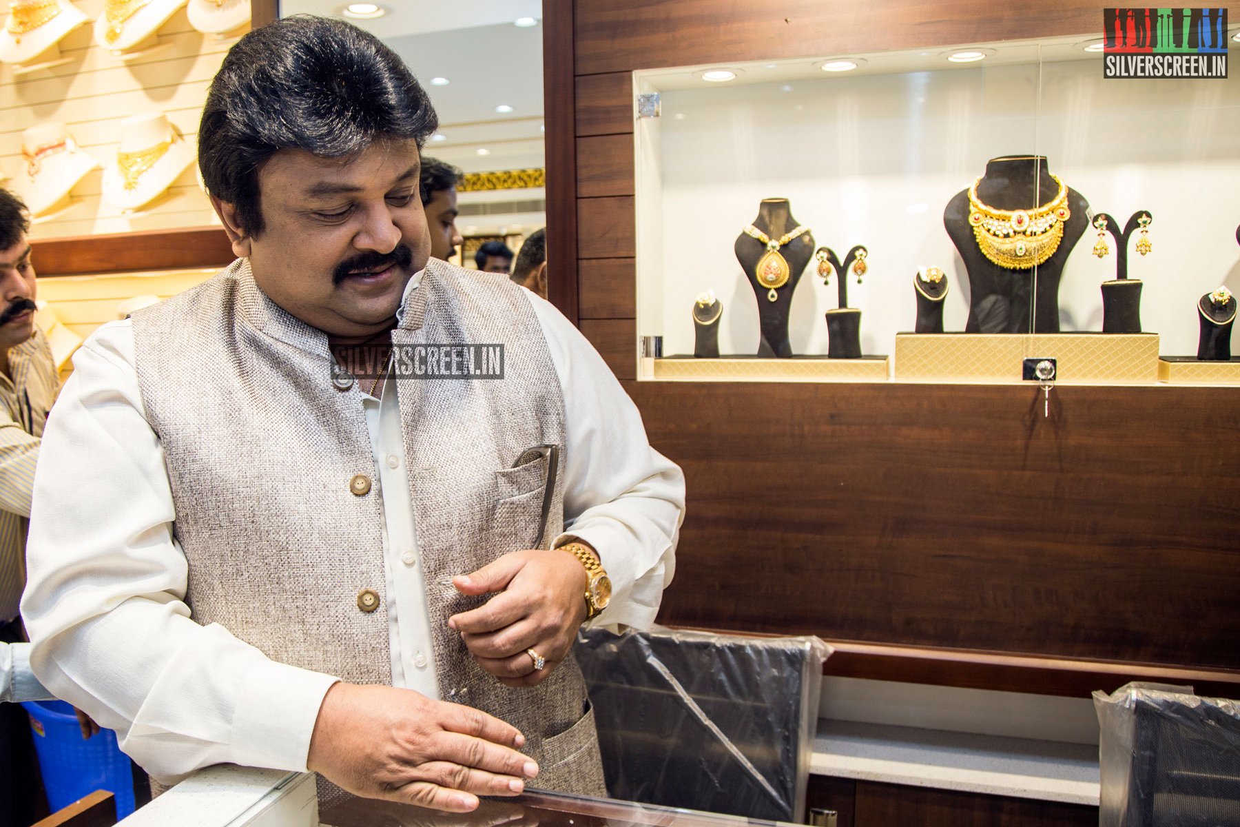 Kalyan jewellers sale prabhu ad