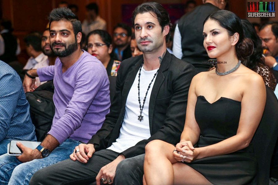 sunny-leone-tu-zaroorat-nai-tu-zaroori-hai-song-launch-fuddu-photos-0003.jpg