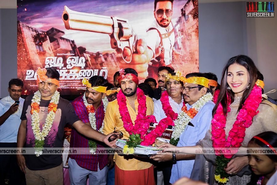 odi-odi-vilayaadu-movie-launch-photos-starring-n-santhanam-and-amyra-dastur-photos-0014.jpg