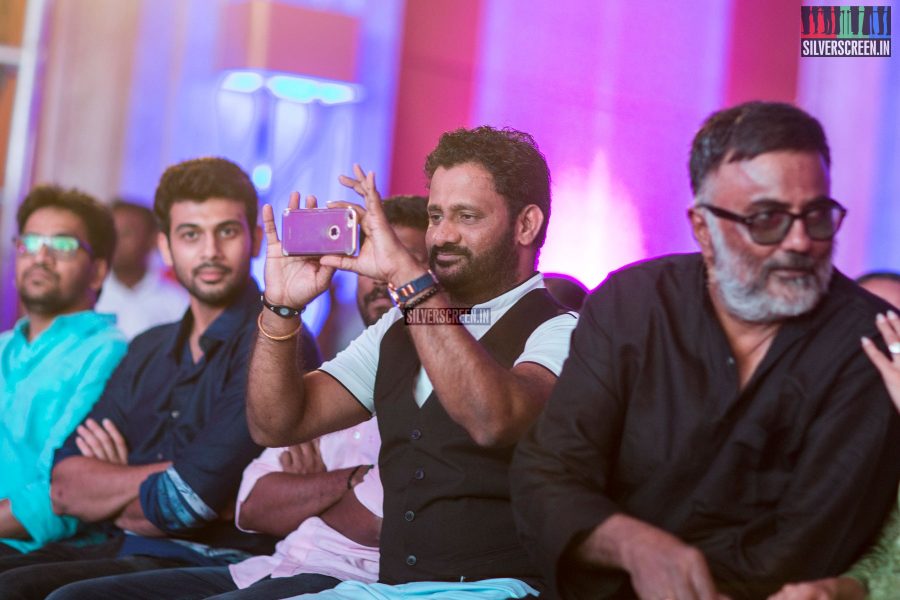Resul Pookutty was quite engrossed with taking photos and videos. We hope our photographer obliged with a smile.