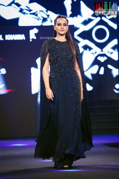 Sonakshi Sinha at Blenders Pride Fashion Tour 2016