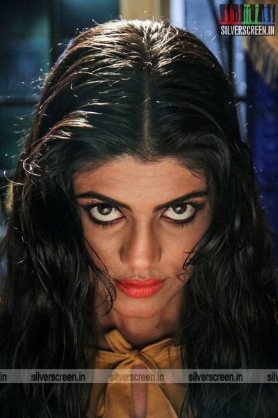 sathuradi-3500-movie-stills-starring-iniya-rahman-prathap-pothen-directed-stephen-photos-0002.jpg