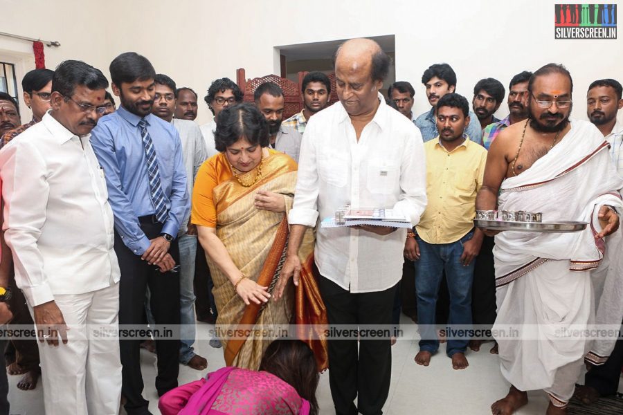 velaiyilla-pattathari-2-movie-launch-photos-rajinikanth-dhanush-amala-paul-soundarya-rajinikanth-photos-0004.jpg