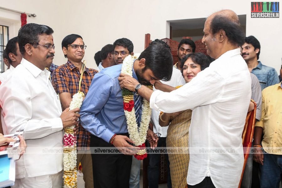 velaiyilla-pattathari-2-movie-launch-photos-rajinikanth-dhanush-amala-paul-soundarya-rajinikanth-photos-0006.jpg