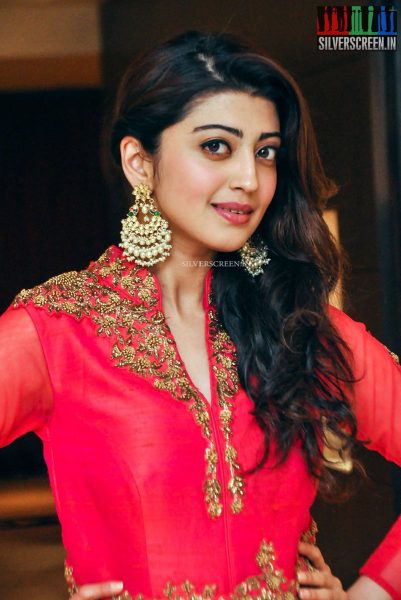 in-pictures-pranitha-subhash-and-shamili-at-the-love-for-handloom-event-photos-0009.jpg