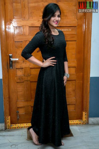 pictures-anjali-chitrangada-success-meet-photos-0002.jpg