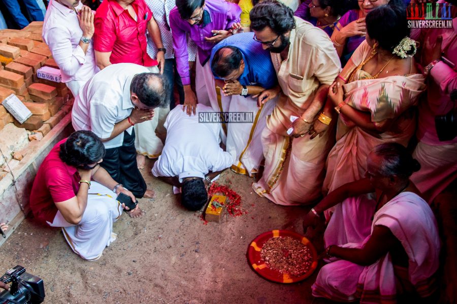 rajinikanth-kamal-haasan-sivakarthikeyan-suriya-and-others-at-the-foundation-ceremony-of-the-nadigar-sangam-photos-0011.jpg