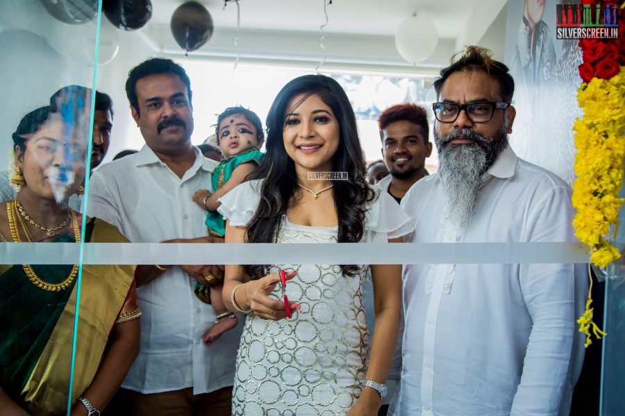 in-pictures-sakshi-agarwal-at-the-launch-of-toni-and-guy-essensuals-in-kolathur-photos-0007.jpg