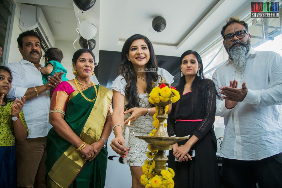 in-pictures-sakshi-agarwal-at-the-launch-of-toni-and-guy-essensuals-in-kolathur-photos-0008.jpg